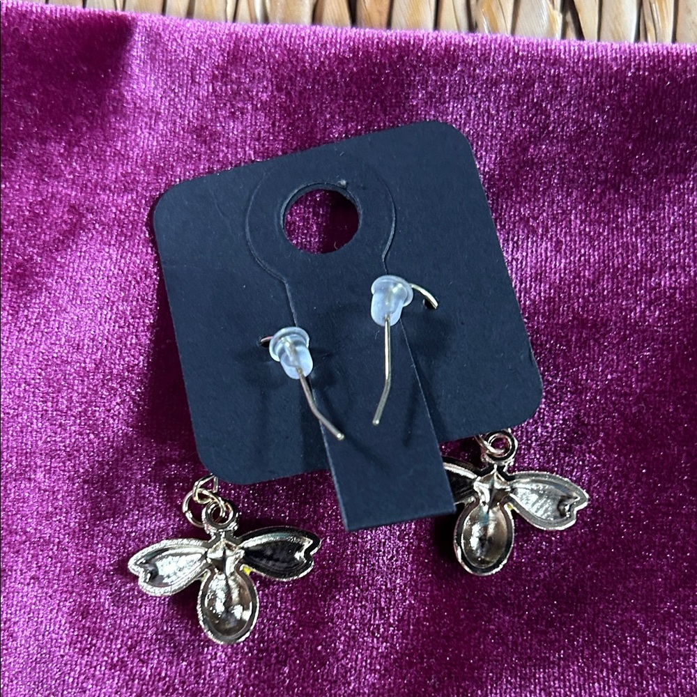 Nwot bumble Bee Dangle Earrings with Yellow and Black Accents - Picture 2 of 2